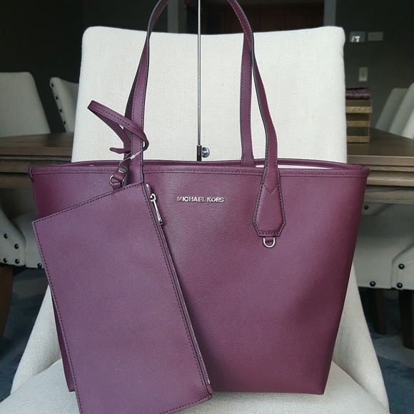 michael kors plum bag